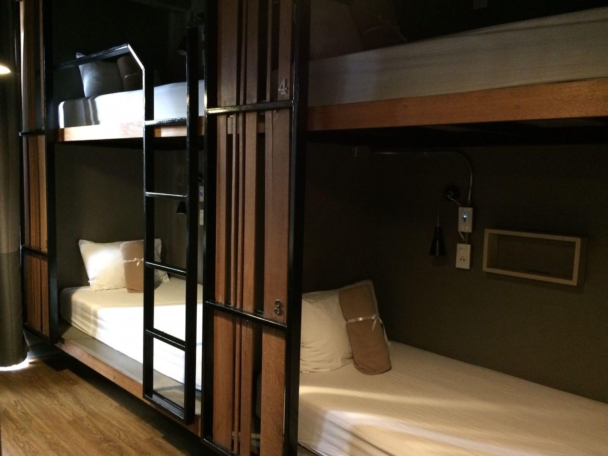 Cloudy Hostel Банкок Екстериор снимка