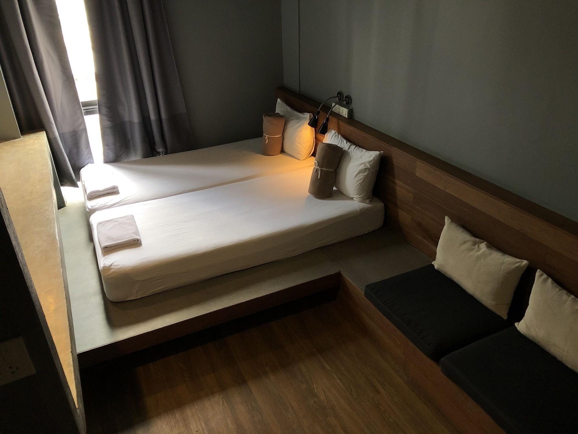 Cloudy Hostel Банкок Екстериор снимка
