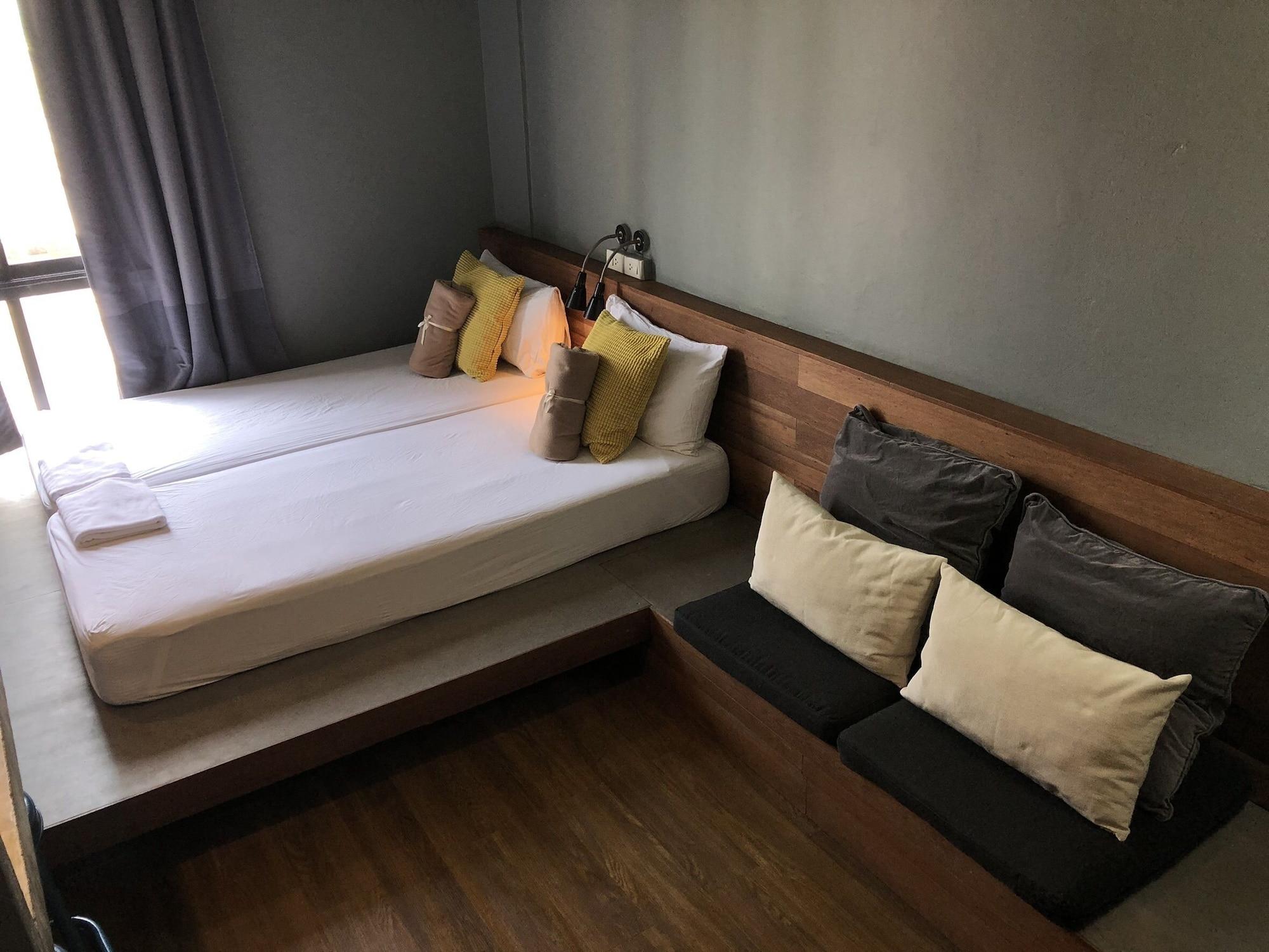 Cloudy Hostel Банкок Екстериор снимка