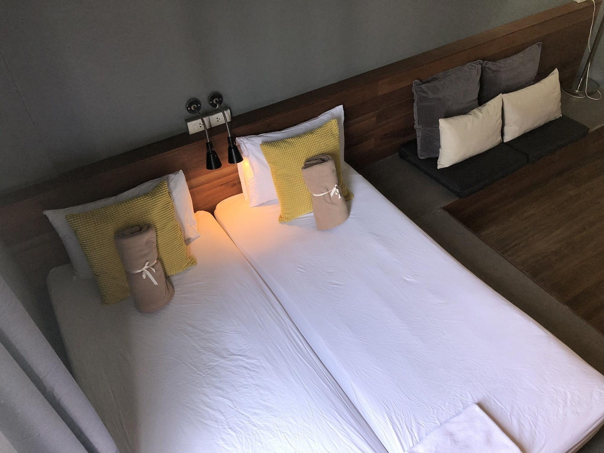 Cloudy Hostel Банкок Екстериор снимка