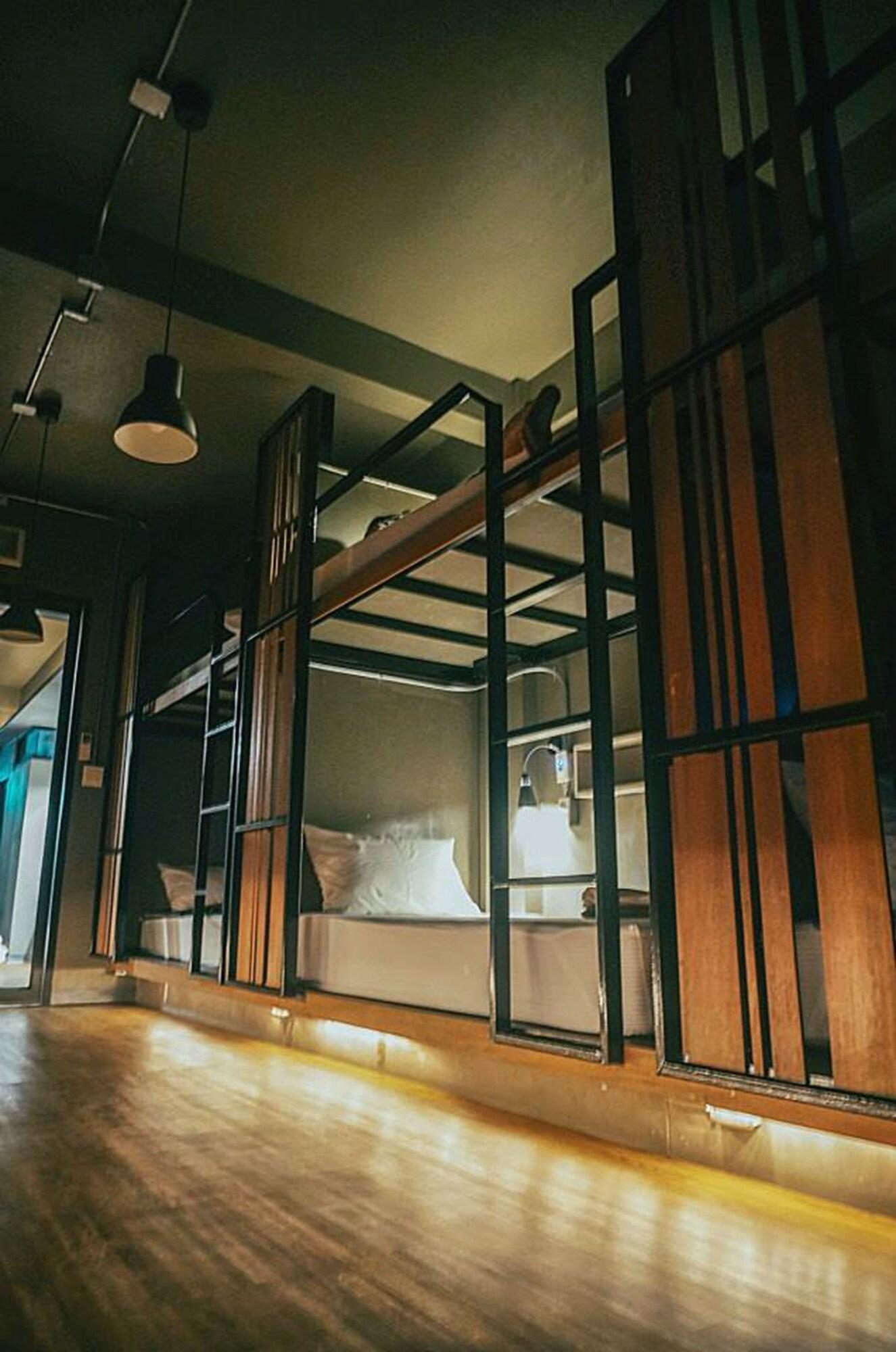 Cloudy Hostel Банкок Екстериор снимка