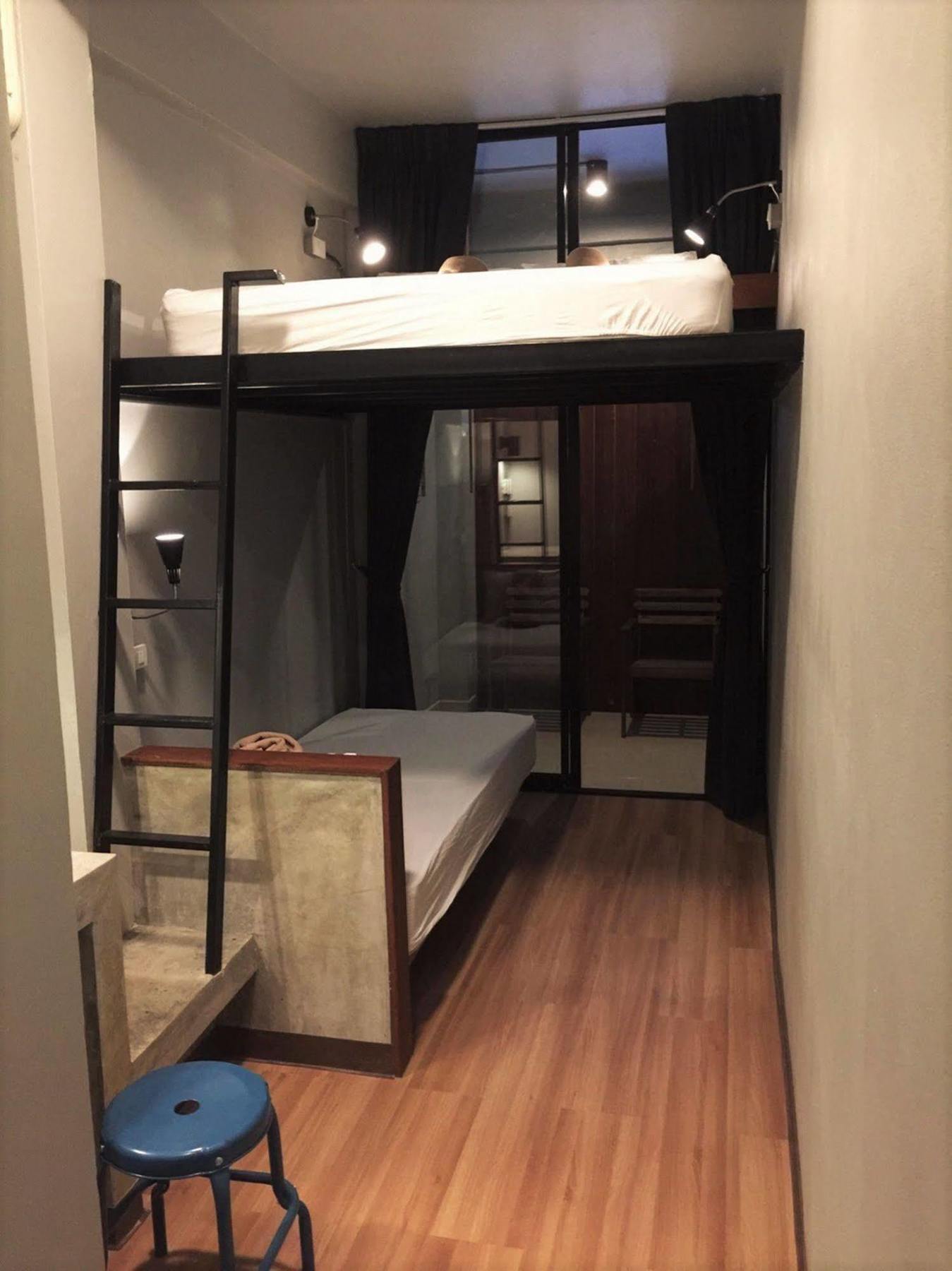 Cloudy Hostel Банкок Екстериор снимка