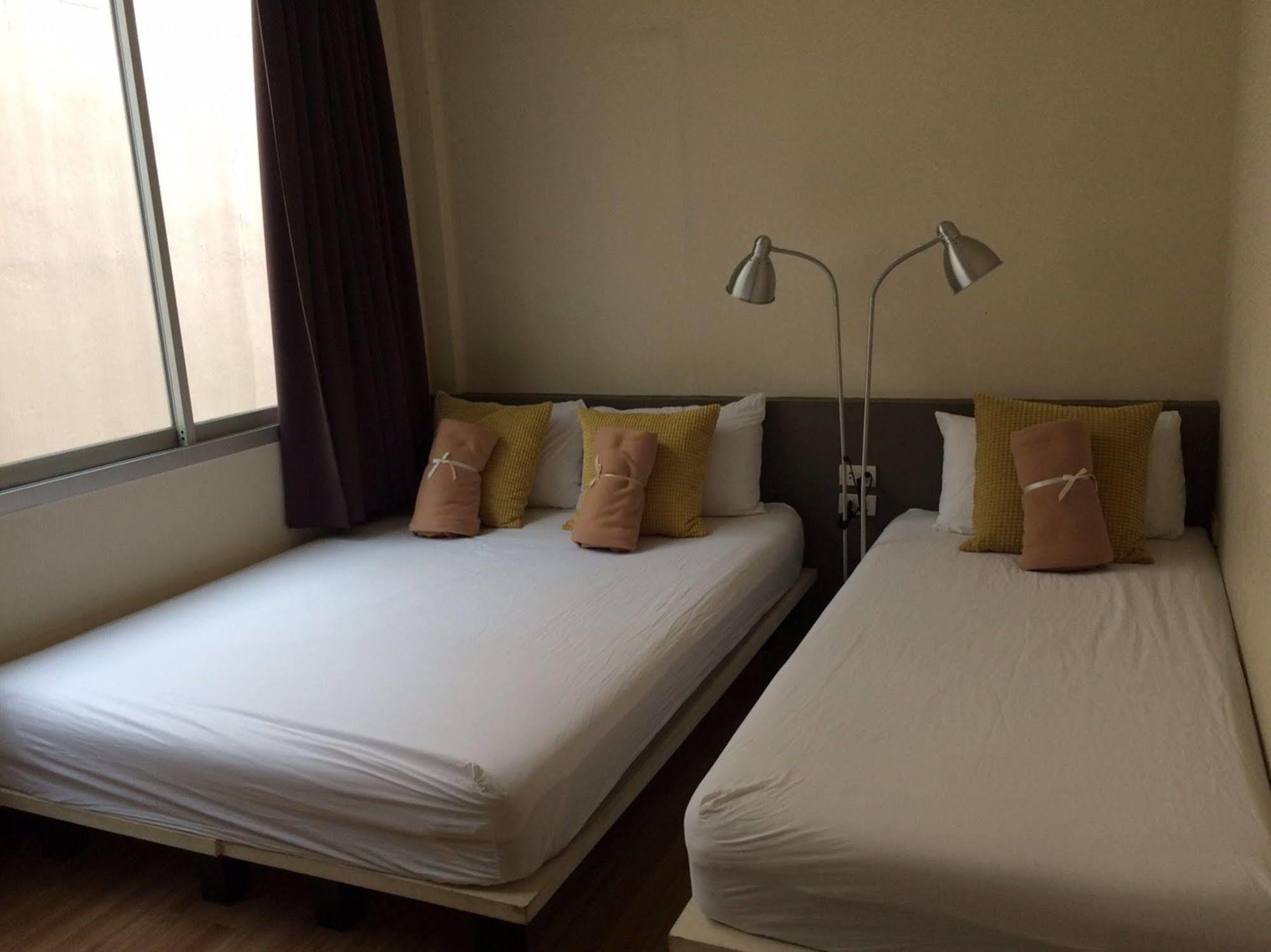 Cloudy Hostel Банкок Екстериор снимка