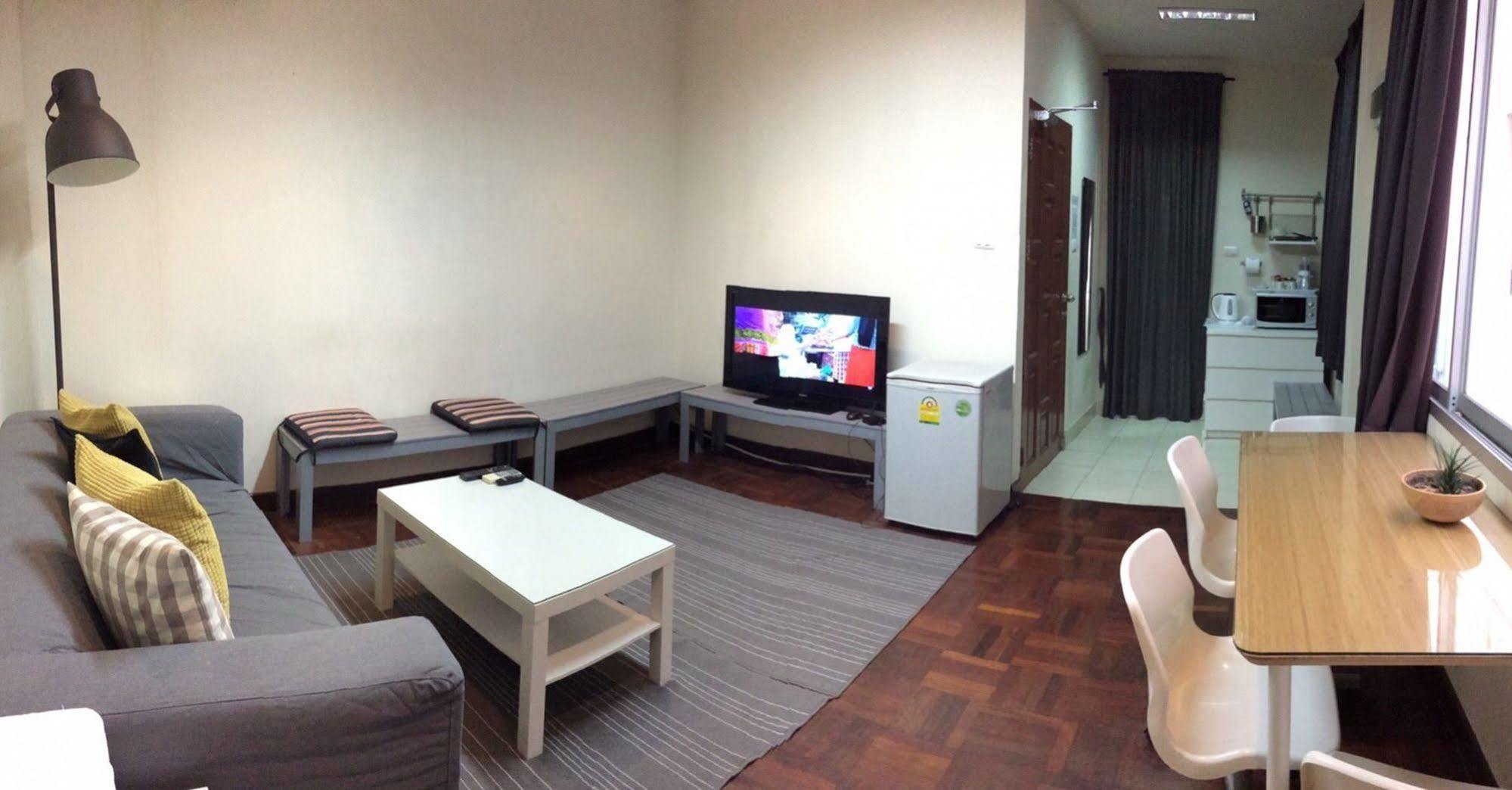 Cloudy Hostel Банкок Екстериор снимка