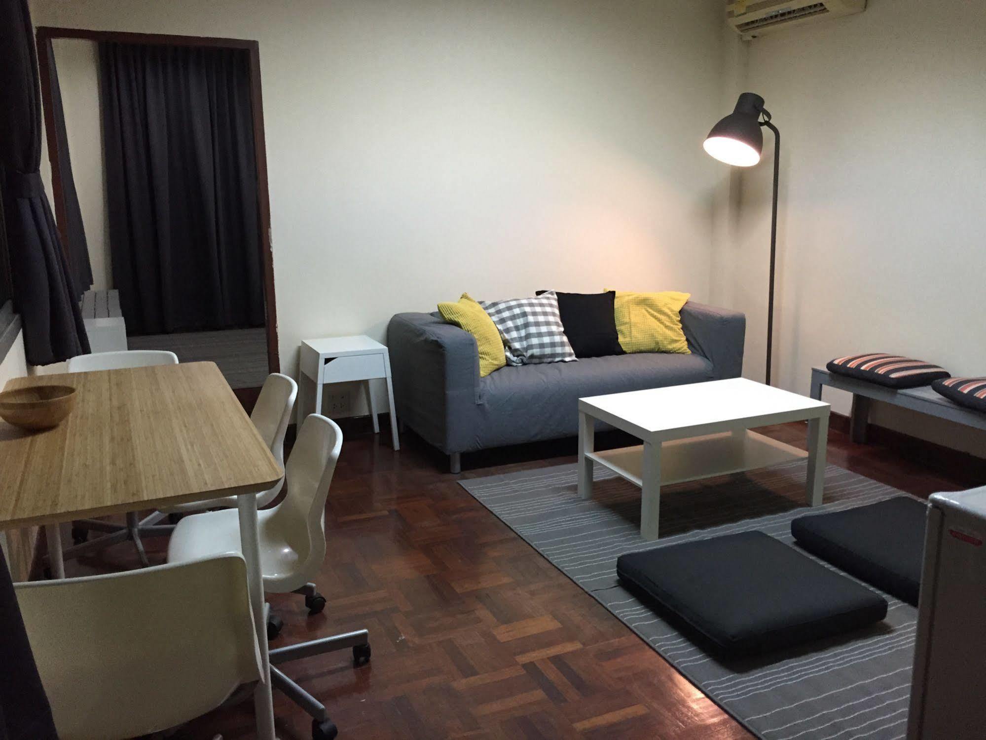 Cloudy Hostel Банкок Екстериор снимка